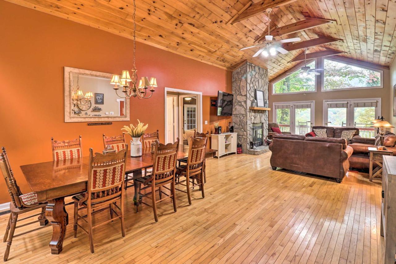 Rustic Red Cabin With Deck In Maggie Valley Club! Esterno foto