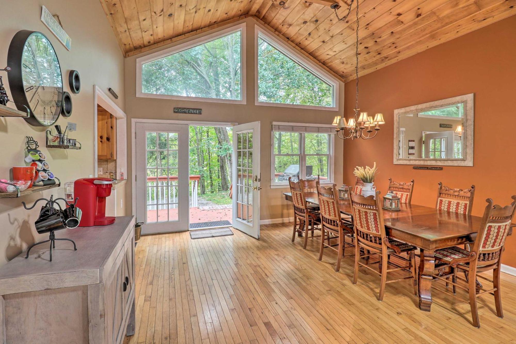 Rustic Red Cabin With Deck In Maggie Valley Club! Esterno foto