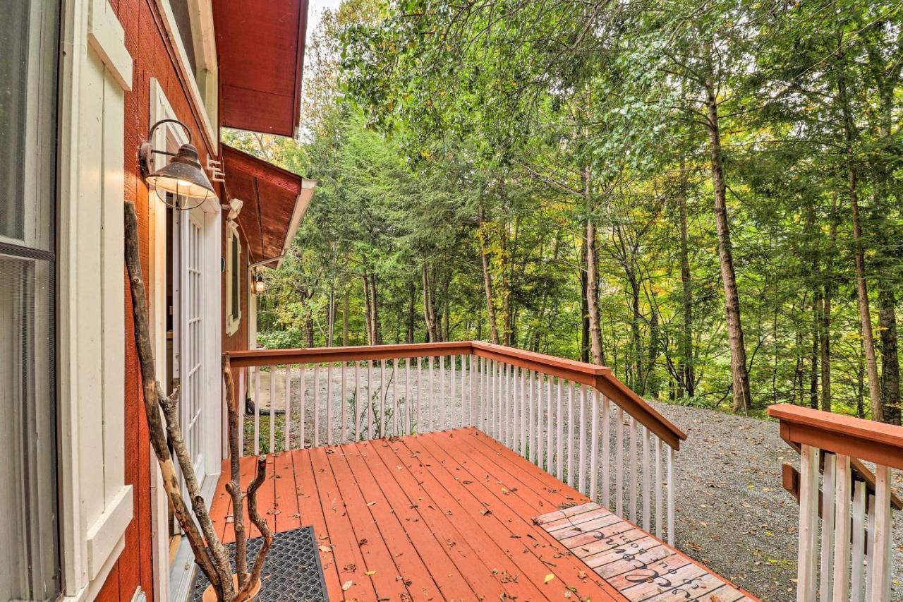 Rustic Red Cabin With Deck In Maggie Valley Club! Esterno foto